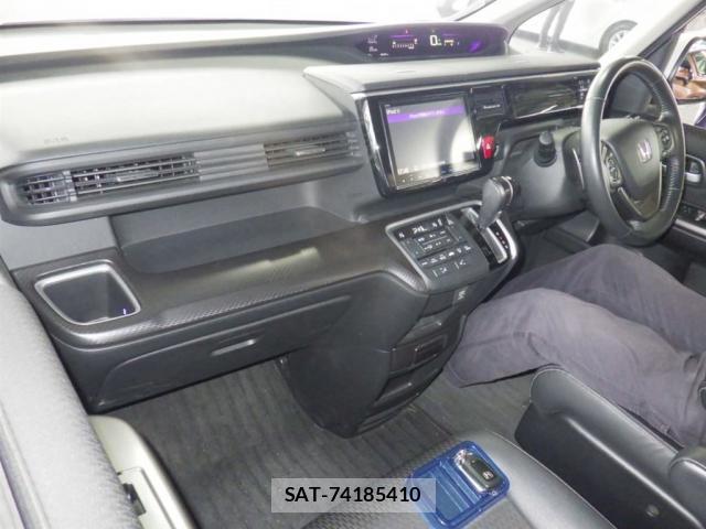 Honda e 2017-10 8009255-2
