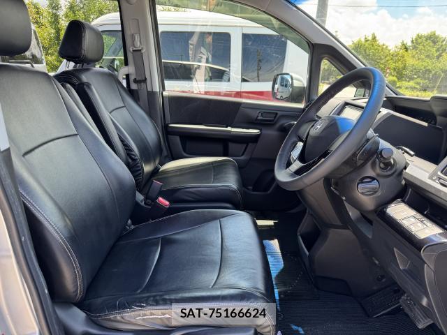Honda e 2011-06 8009424-13