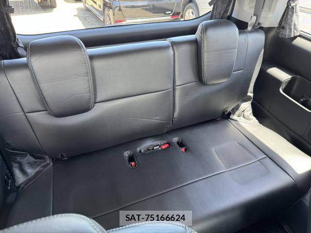 Honda e 2011-06 8009424-16