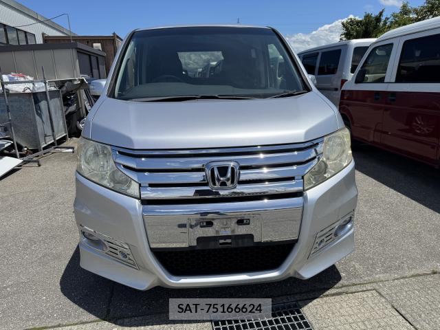Honda e 2011-06 8009424-2