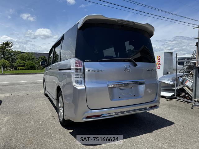 Honda e 2011-06 8009424-7