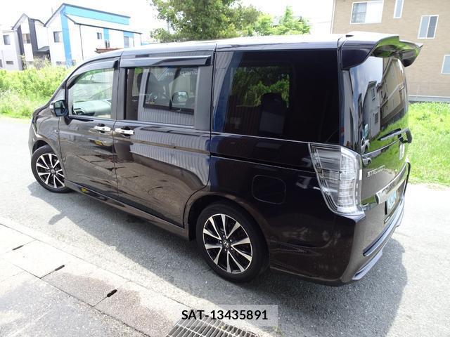 Honda e 2013-07 8009479-11