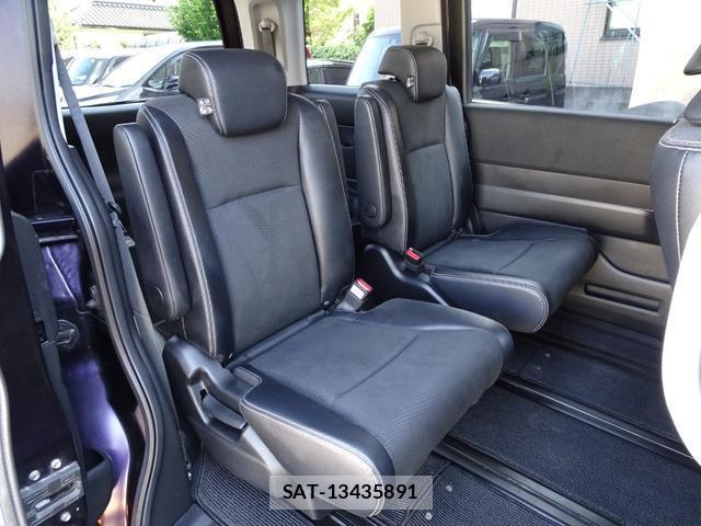 Honda e 2013-07 8009479-15