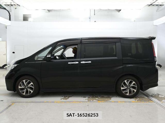 Honda e 2015-06 8009487-9