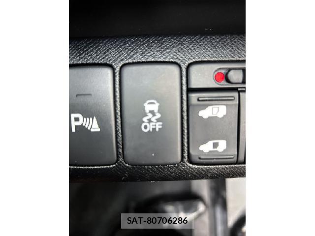 Honda e 2013-03 8009494-19