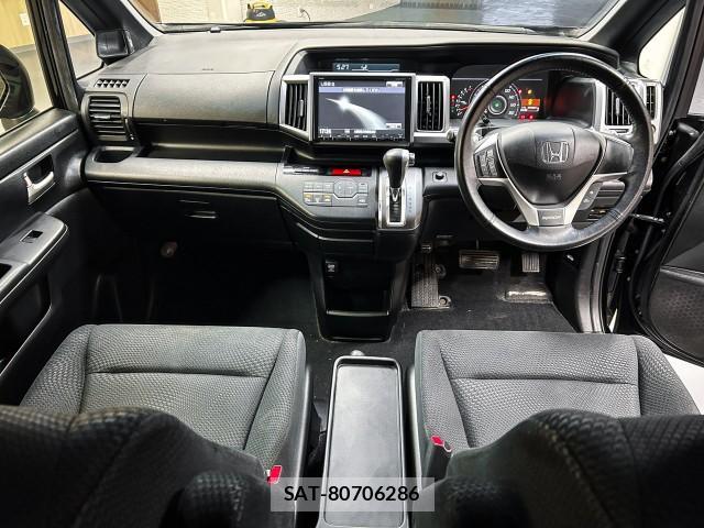 Honda e 2013-03 8009494-6