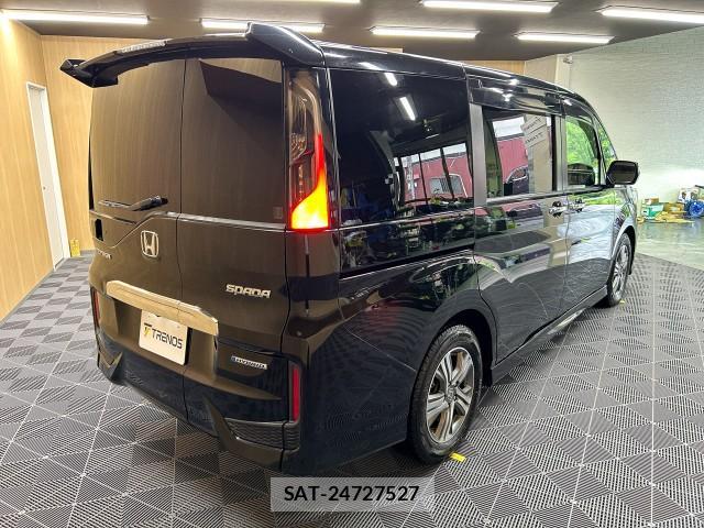 Honda e 2017-12 8009496-5