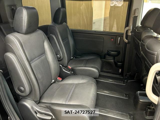 Honda e 2017-12 8009496-8
