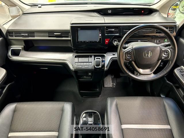 Honda e 2019-09 8009497-9
