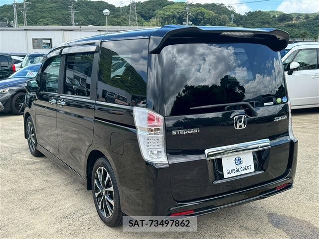 Honda e 2012-04 8009553-11