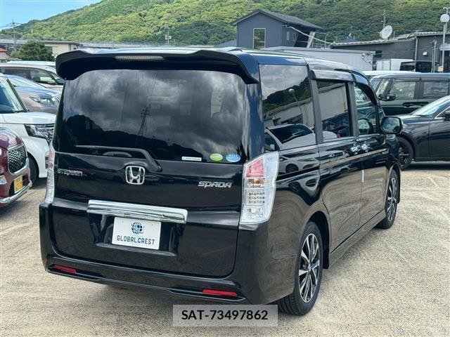 Honda e 2012-04 8009553-13