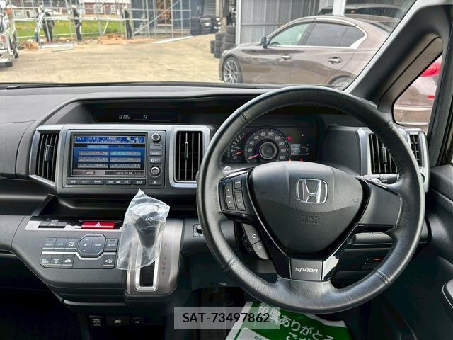 Honda e 2012-04 8009553-19