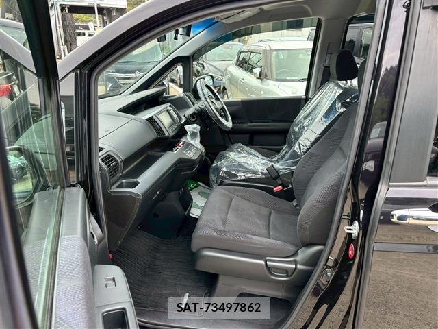Honda e 2012-04 8009553-3