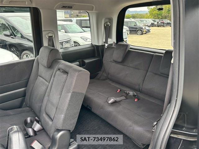 Honda e 2012-04 8009553-5