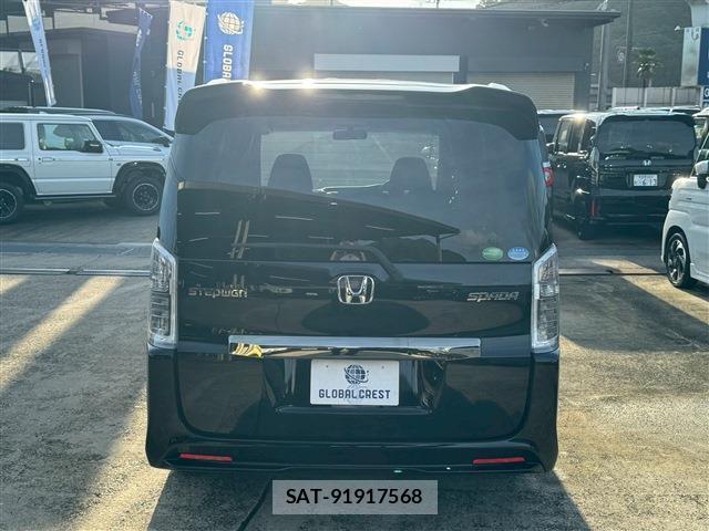 Honda e 2013-03 8009560-14
