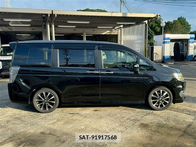 Honda e 2013-03 8009560-16