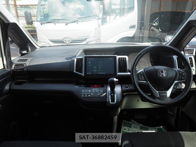 Honda e 2014-08 8009748-1