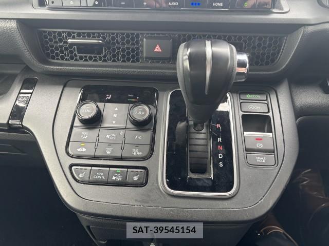 Honda e 2023-07 8009786-7