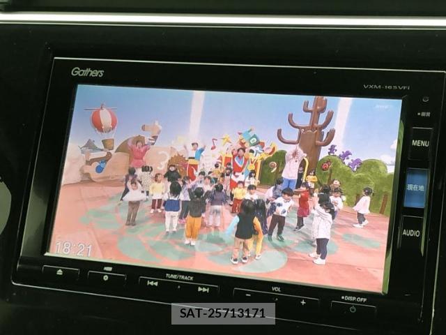 Honda e 2016-03 8009822-12