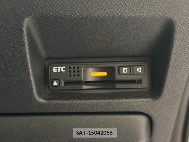 Honda e 2012-11 8009855-7