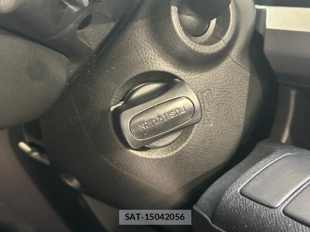 Honda e 2012-11 8009855-9