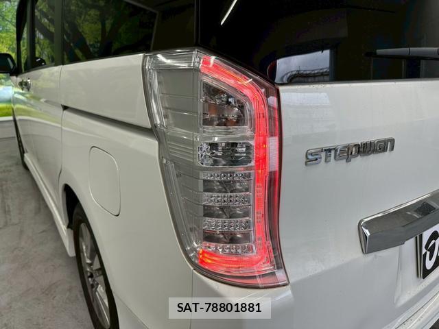 Honda e 2014-04 8009868-15