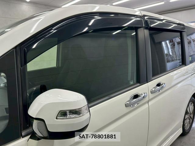 Honda e 2014-04 8009868-3