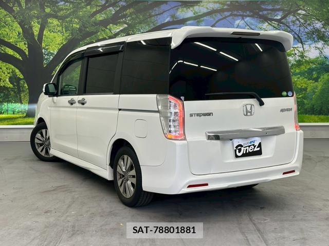 Honda e 2014-04 8009868-8