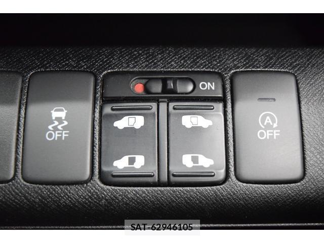 Honda e 2012-07 8010114-13