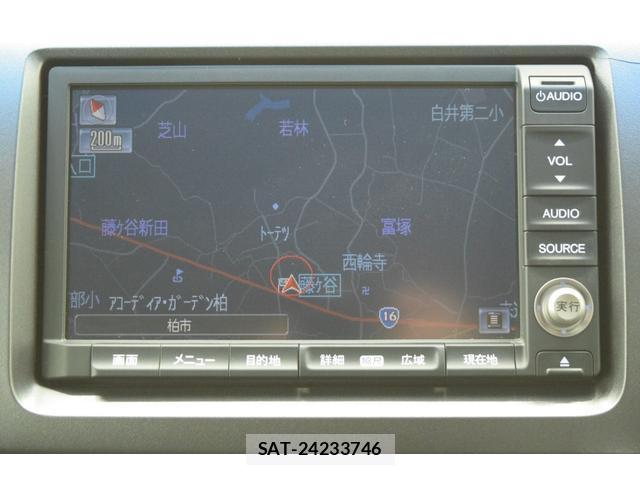 Honda e 2010-04 8010118-11