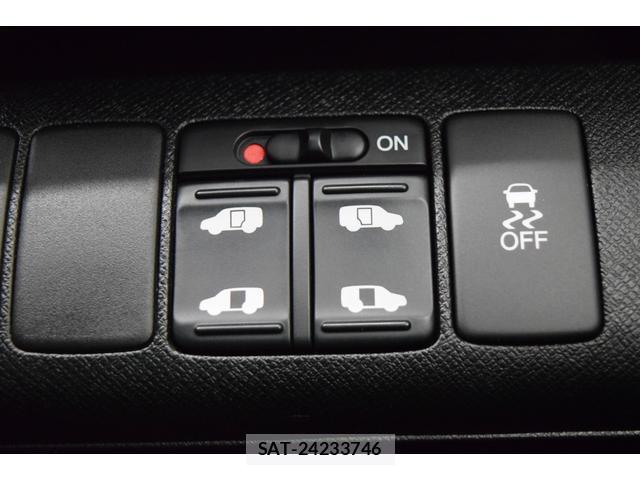 Honda e 2010-04 8010118-14