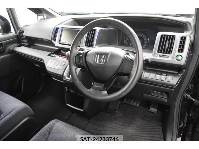 Honda e 2010-04 8010118-16