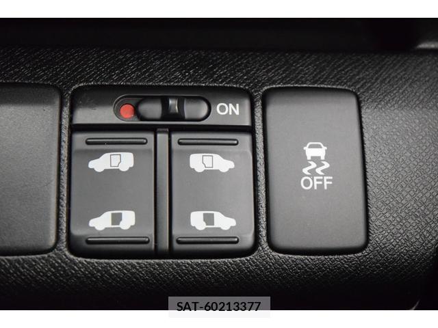 Honda e 2010-04 8010119-13