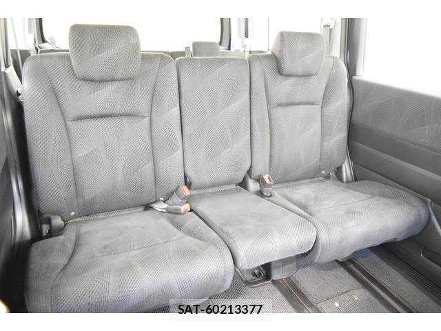 Honda e 2010-04 8010119-17