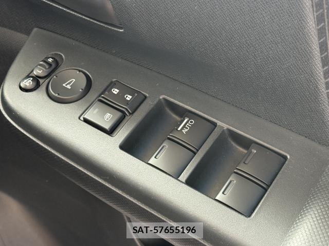 Honda e 2010-01 8010360-18