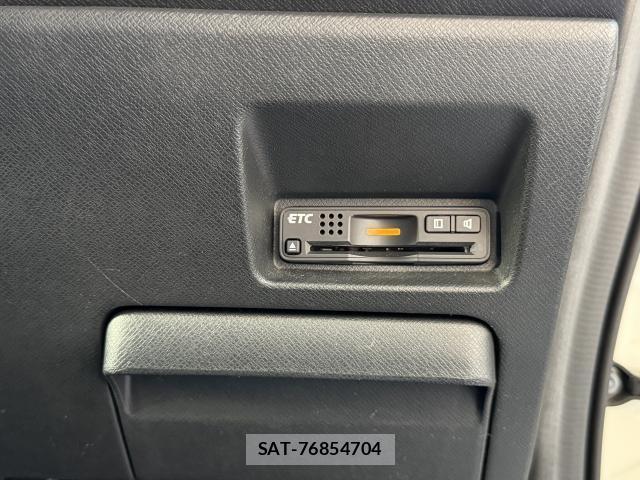 Honda e 2011-02 8010361-11