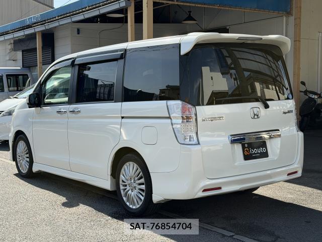 Honda e 2011-02 8010361-16