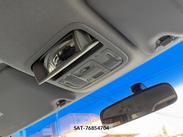 Honda e 2011-02 8010361-18