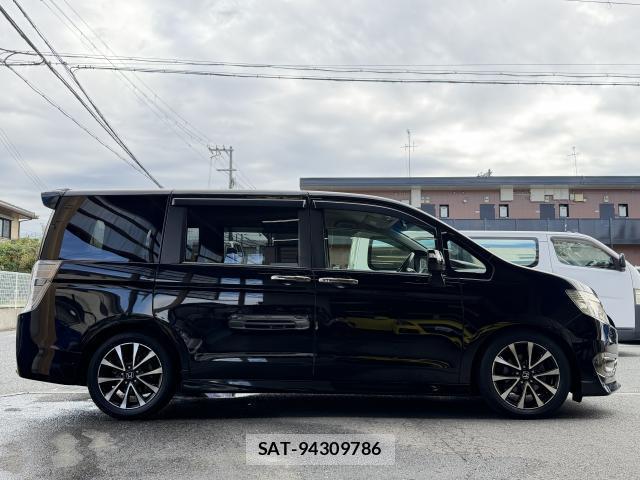 Honda e 2013-02 8010362-13
