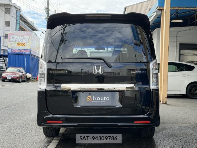 Honda e 2013-02 8010362-14