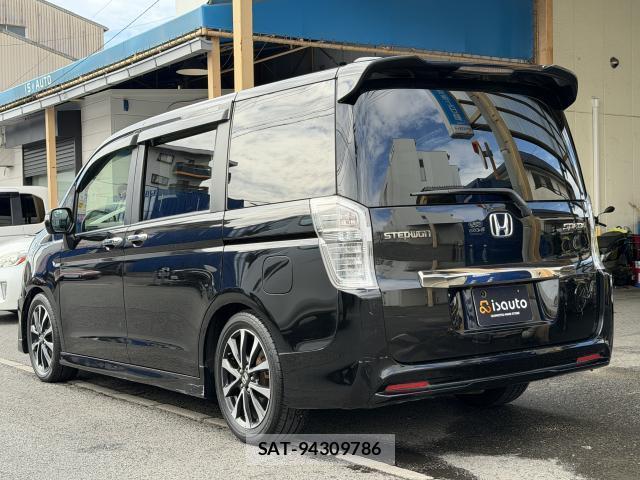 Honda e 2013-02 8010362-15