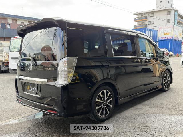Honda e 2013-02 8010362-2