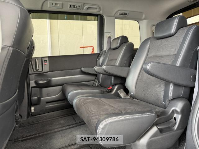 Honda e 2013-02 8010362-3