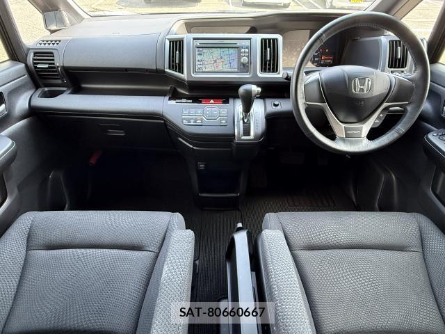 Honda e 2013-03 8010365-1