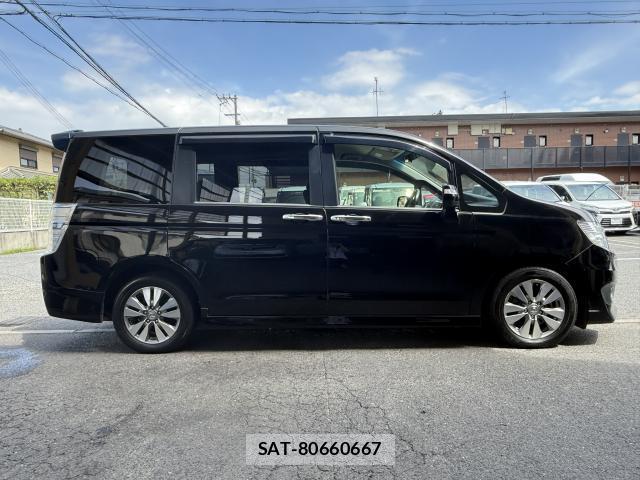 Honda e 2013-03 8010365-12