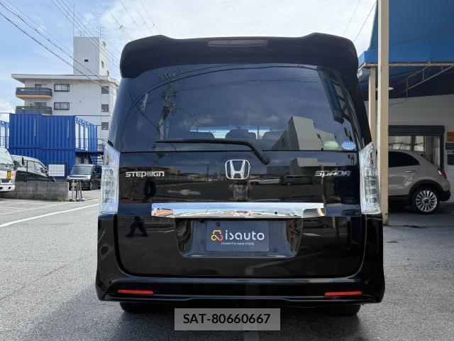 Honda e 2013-03 8010365-13
