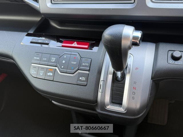 Honda e 2013-03 8010365-16