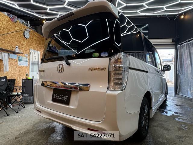 Honda e 2012-07 8010424-1