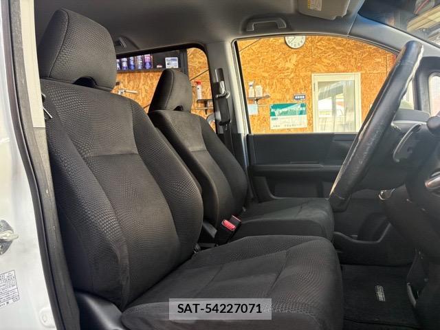 Honda e 2012-07 8010424-11