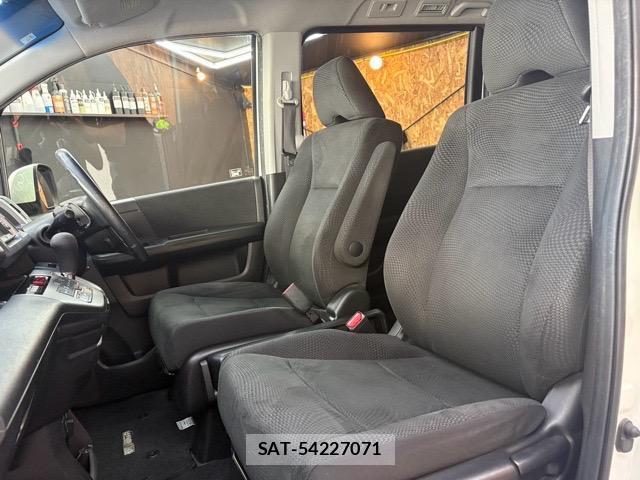 Honda e 2012-07 8010424-13